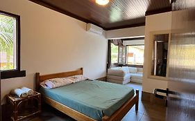 Canto das Toninhas Guest House